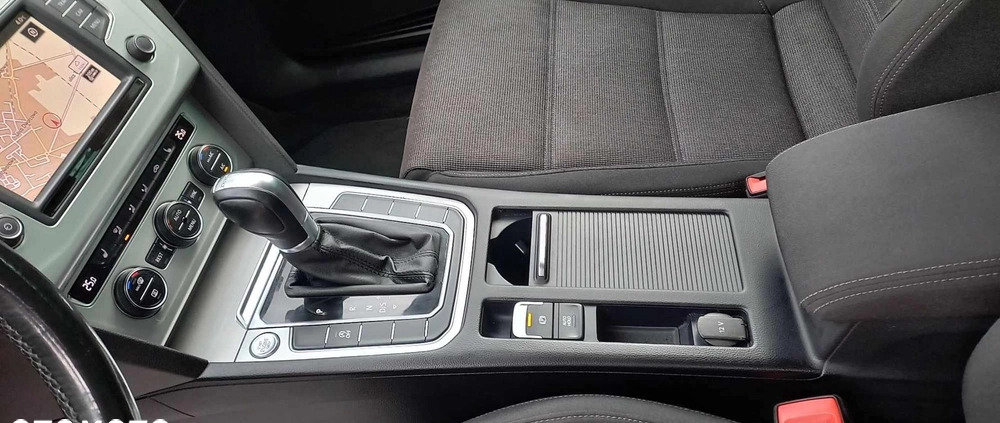 Volkswagen Passat cena 57800 przebieg: 232000, rok produkcji 2017 z Lubawa małe 596